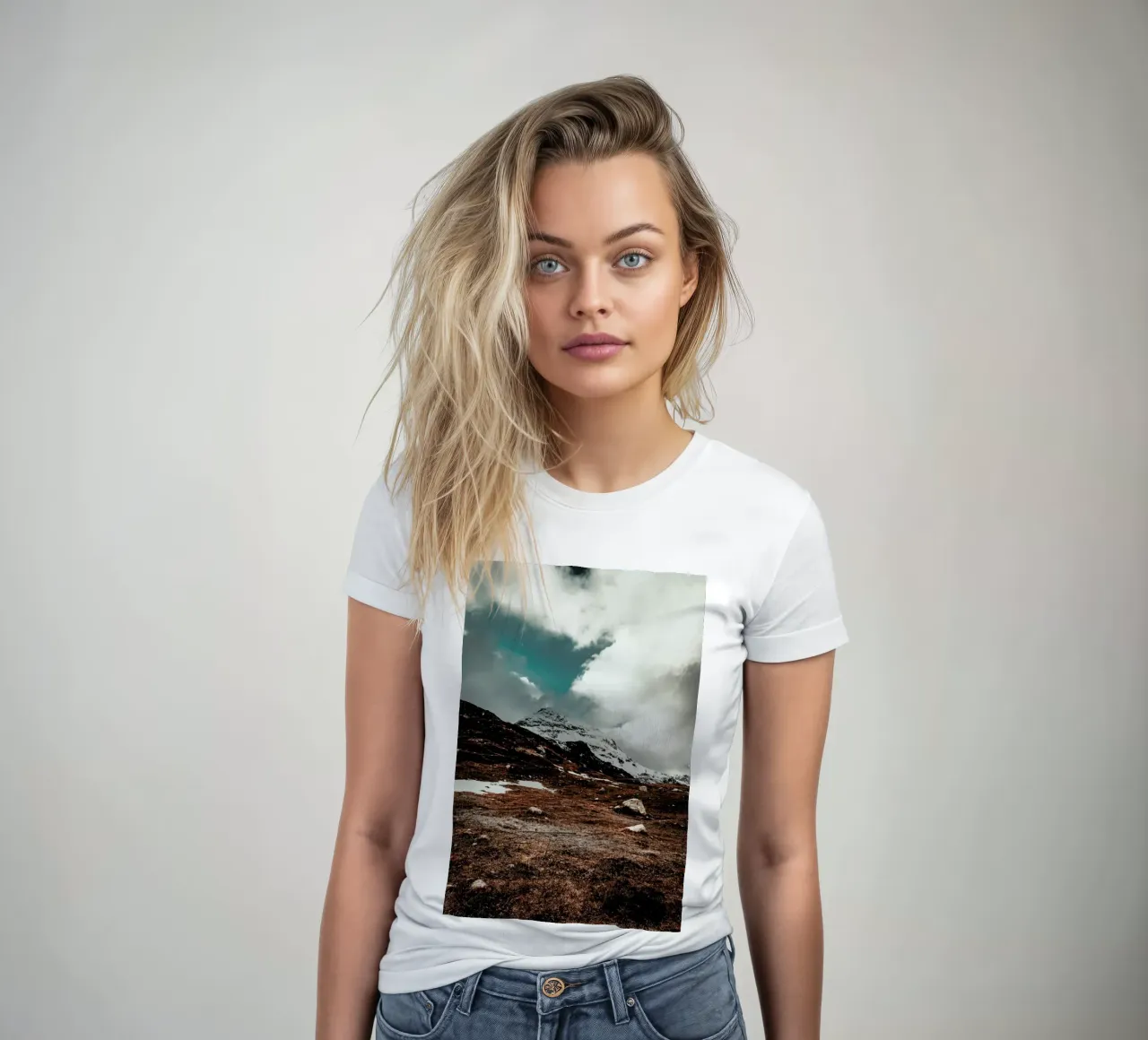 Clouding over by Pascal Brändle t-shirt da donna da EyeEm Mobile GmbH