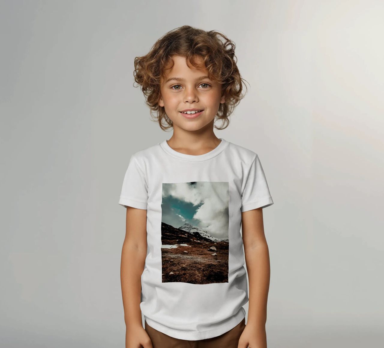 Clouding over by Pascal Brändle t-shirt bambini da EyeEm Mobile GmbH
