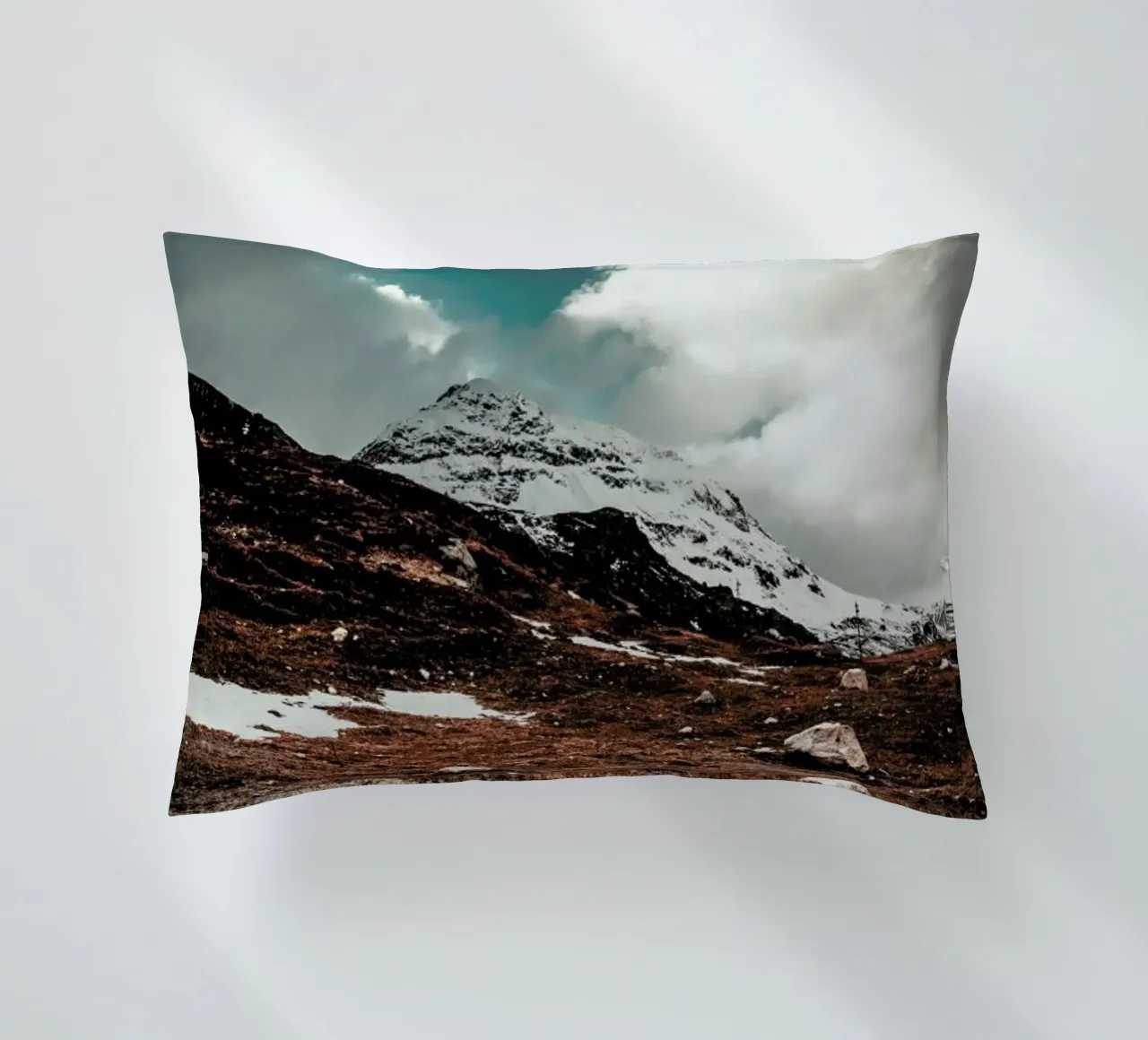 Clouding over by Pascal Brändle cuscino da EyeEm Mobile GmbH