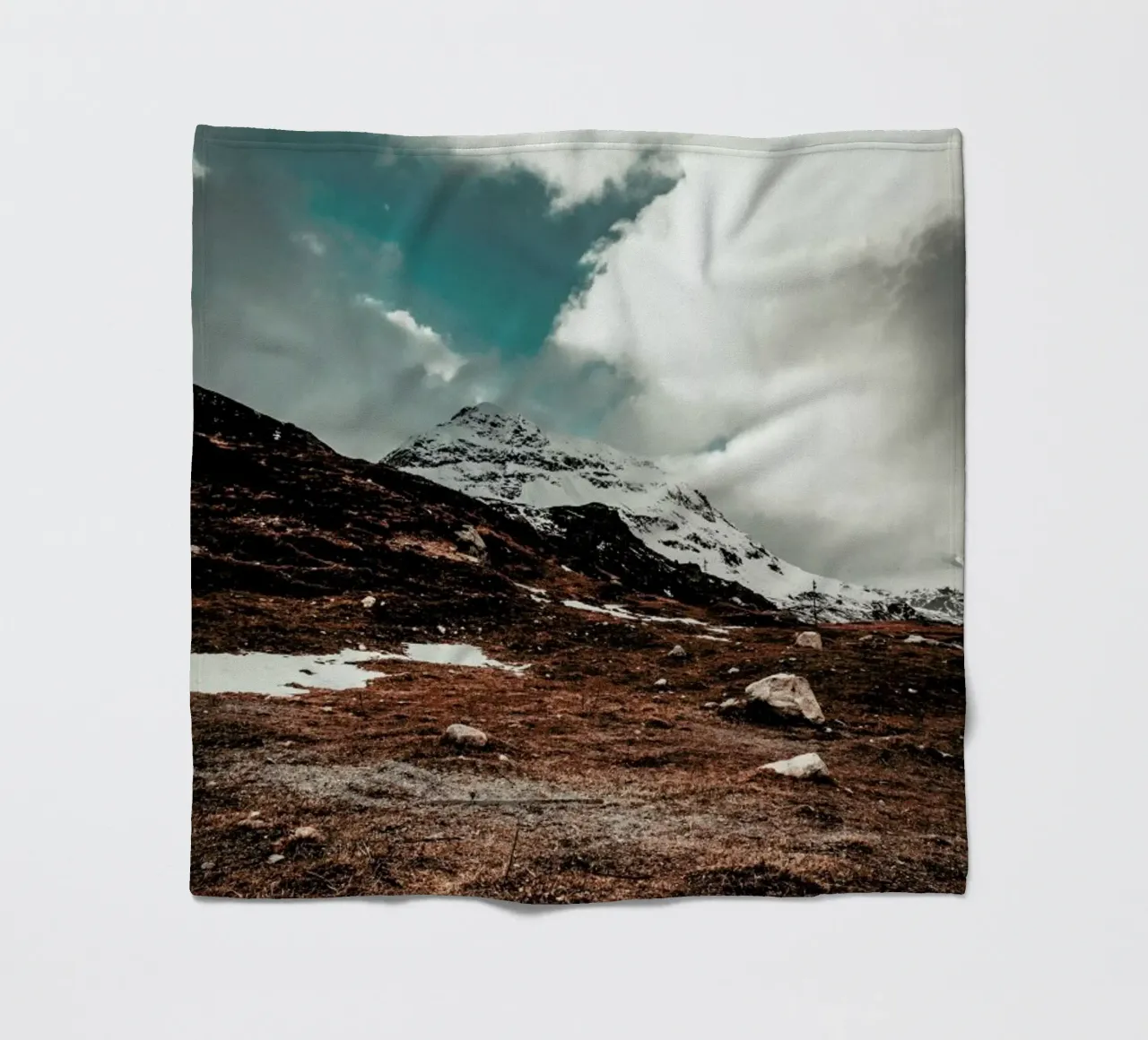 Clouding over by Pascal Brändle coperta in pile da EyeEm Mobile GmbH