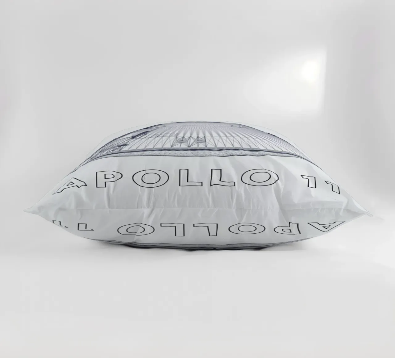 Apollo 11 3 cuscino da Marc Schulthess