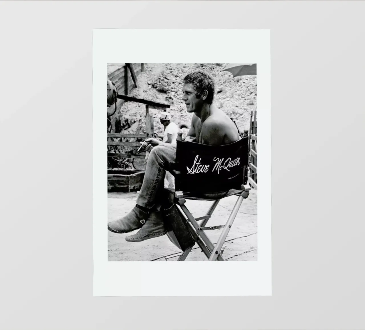 Steve McQueen taking a break, 1966 telo in pvc da Gallery Print and Art Limited