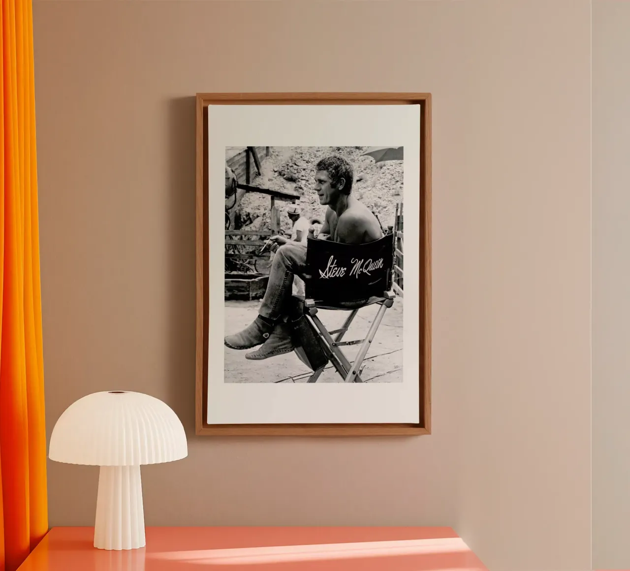 Steve McQueen taking a break, 1966 tela da Gallery Print and Art Limited