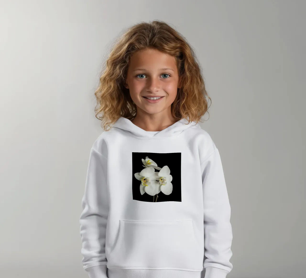 Orchidea bianca e nera II felpa bambino con cappuccio da Cassia Beck Photography