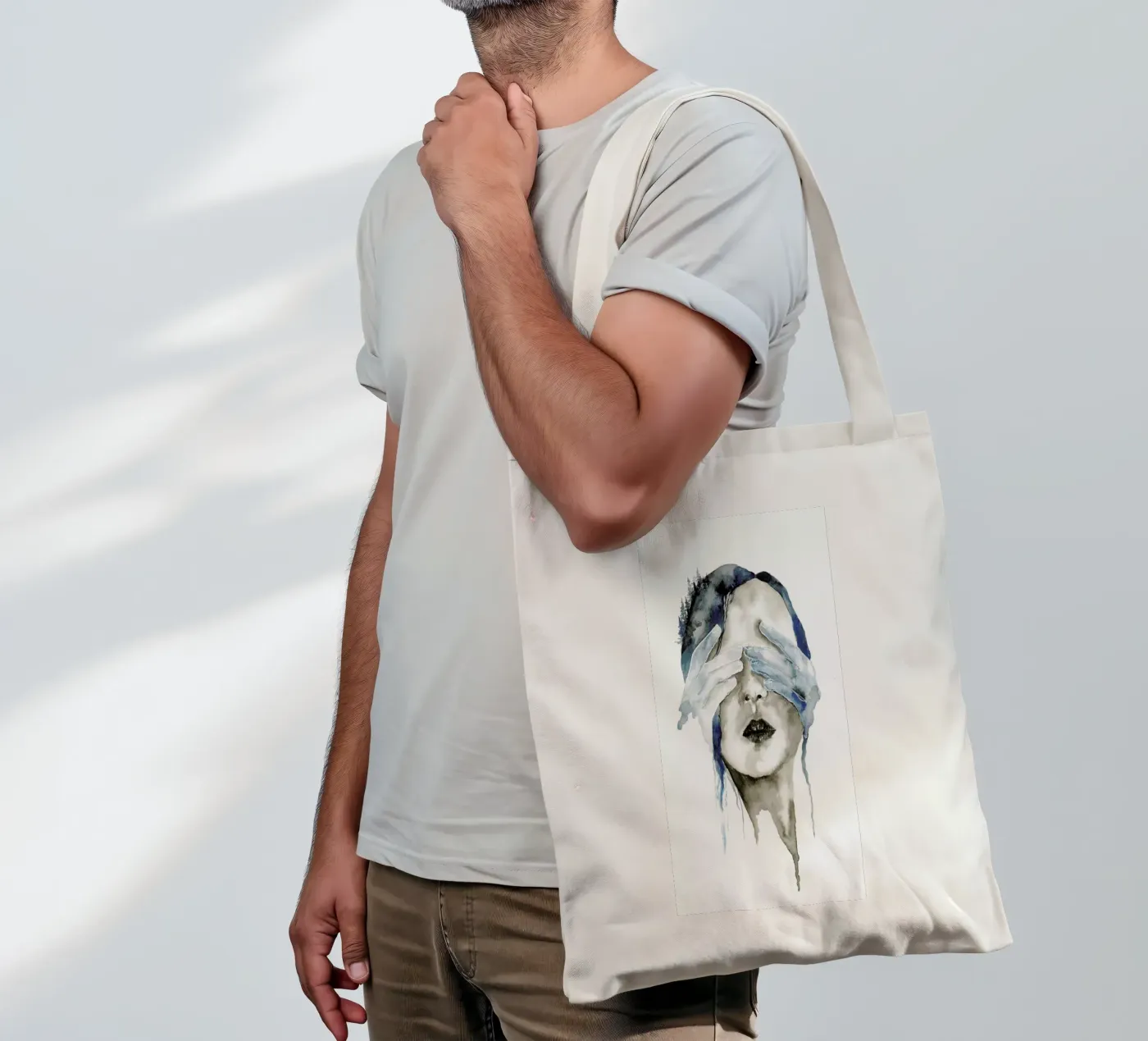 Hidden tote bag by Larissa van der Laan
