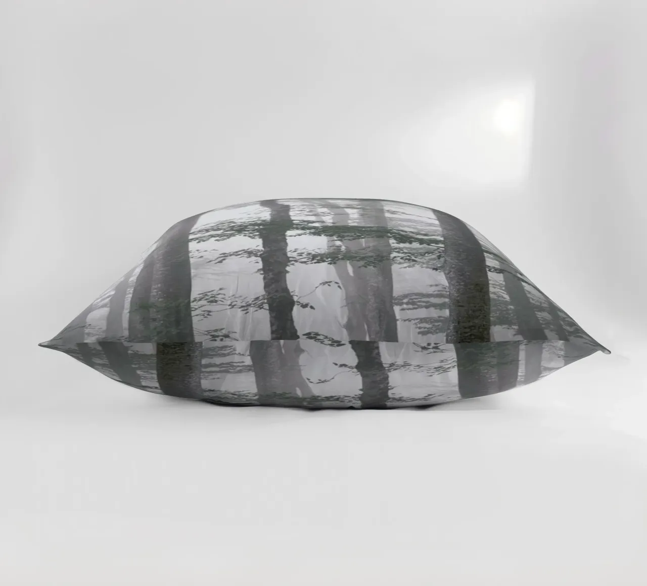 Foggy Autumn Forest cuscino da Studio Nahili