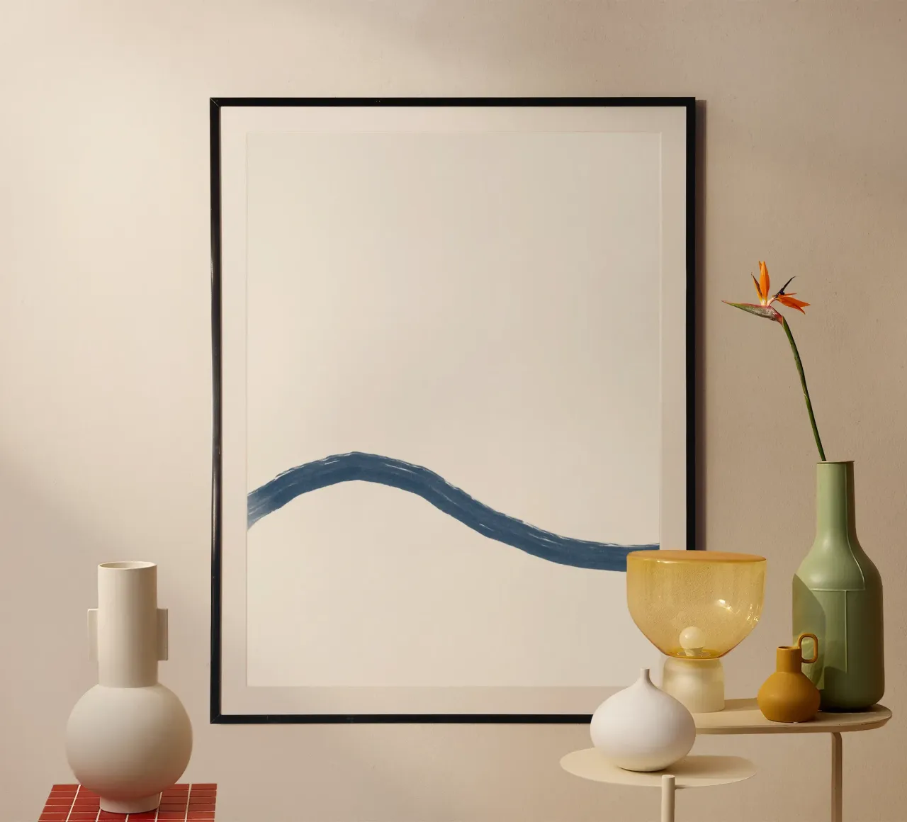 Astratto minimalista costiero Surf Wave crema blu (pt 1 di 2) poster con telaio in legno da This Wild Soul - Illustration