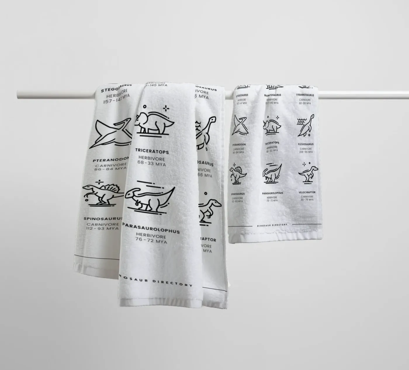 Dinosaurs chart badhanddoek van daylight design studio