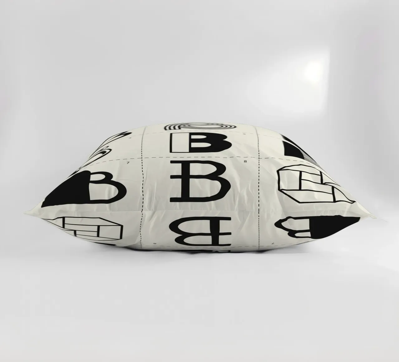 Letter B cuscino da Lidia Blomgren