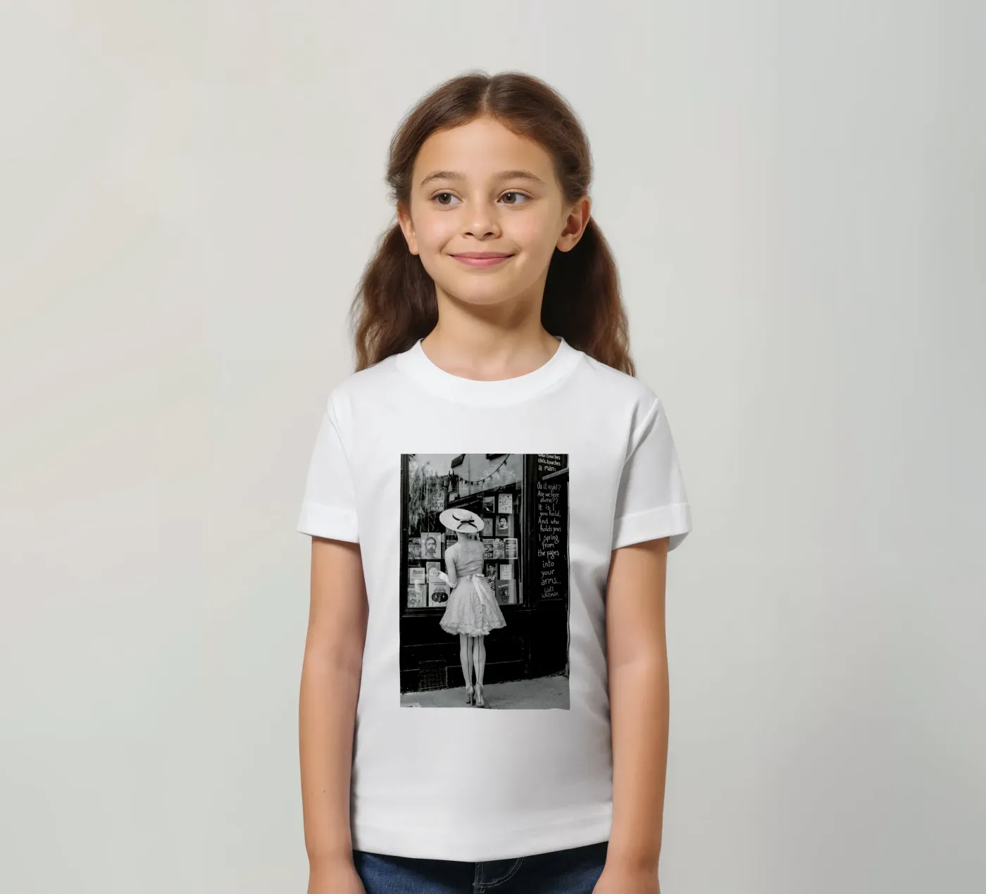 Window Shopping t-shirt bambini da Magdalena Martin Photography