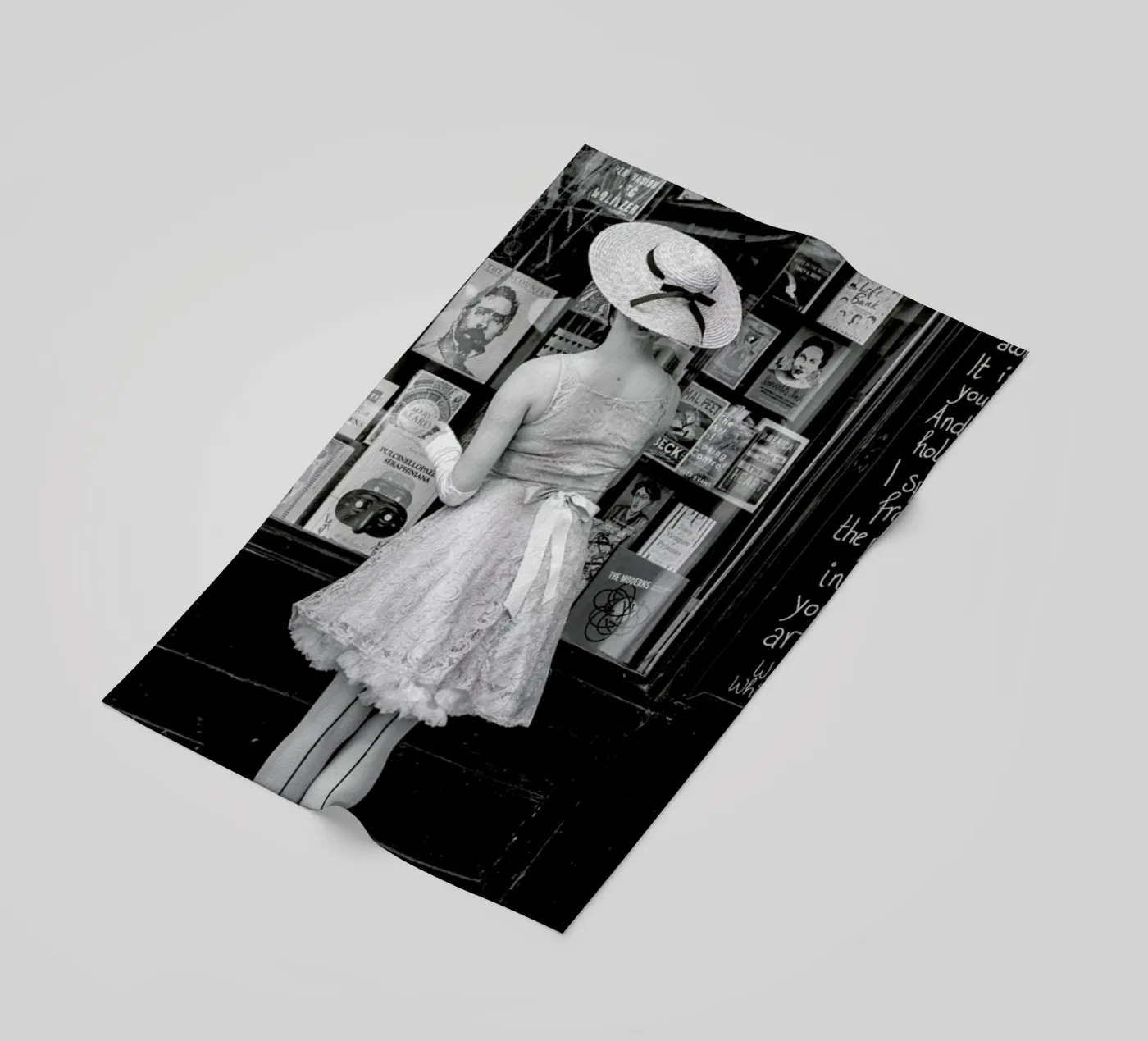 Window Shopping Strandtuch von Magdalena Martin Photography