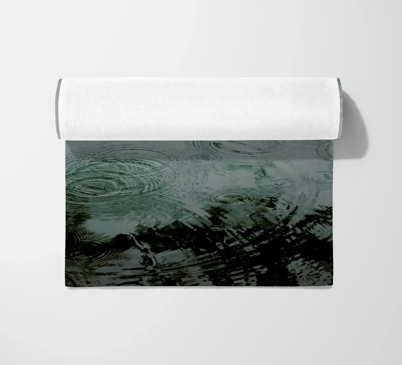 Raindrops under The Tree telo mare da Studio Nahili