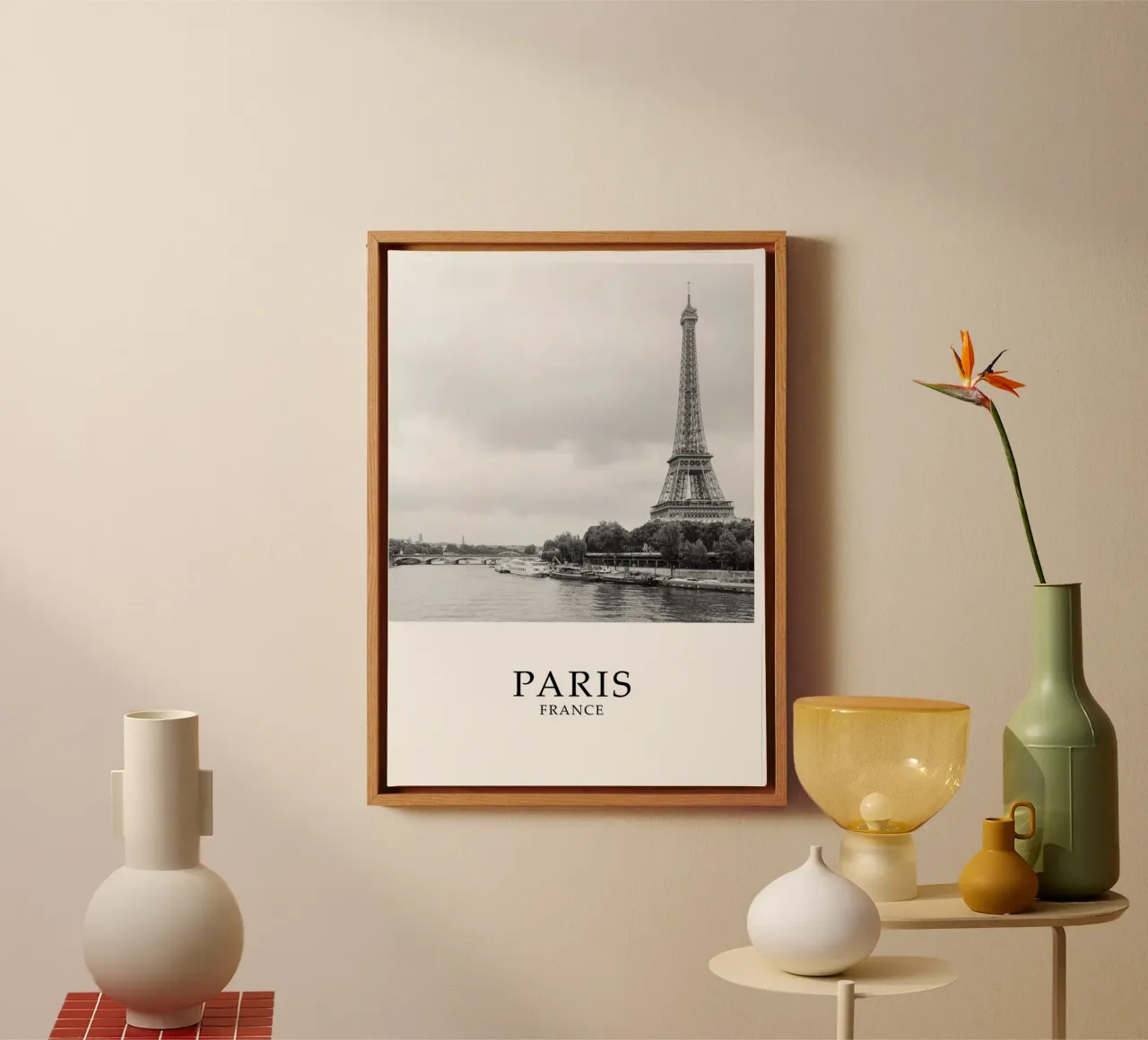 Eiffel Tower River Seine Paris France Scene Greyscale tela con Cornice a cassetta da Charnwood Prints