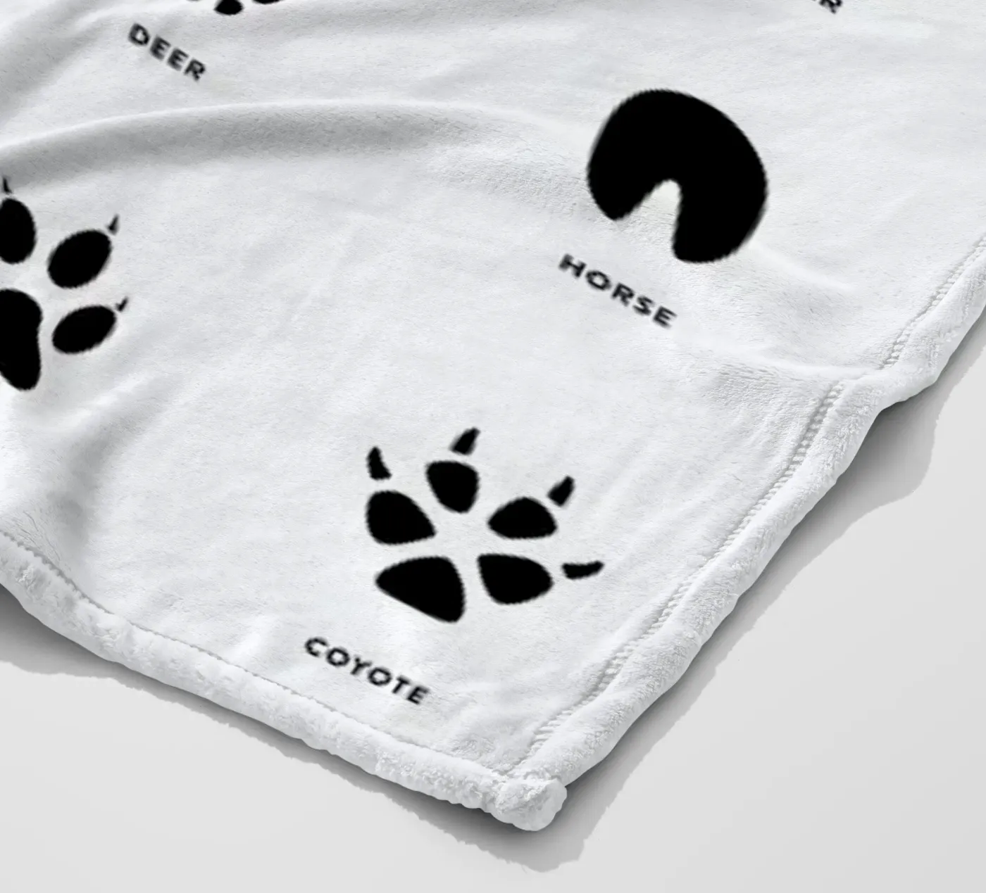 Paws chart coperta in pile da daylight design studio