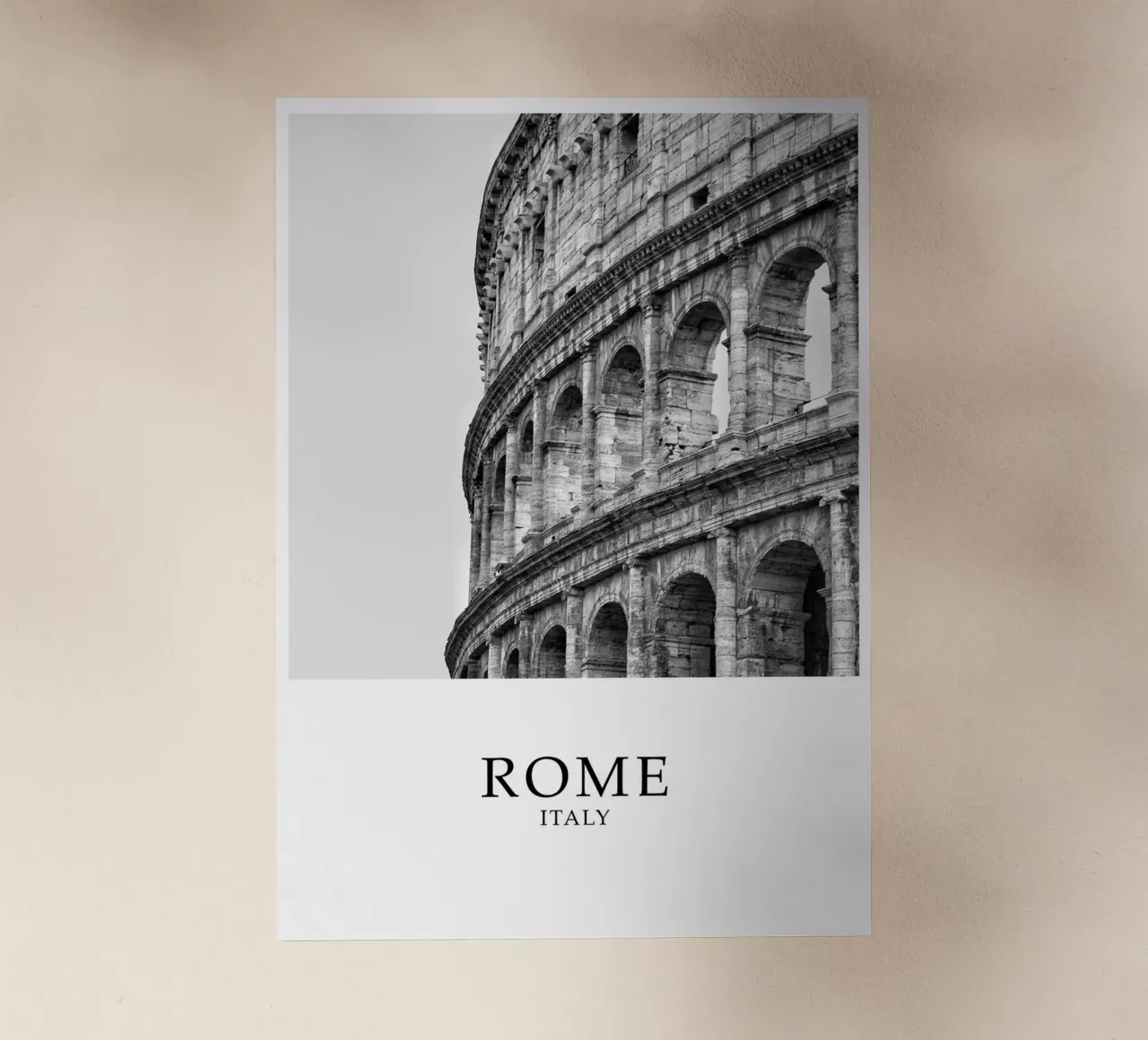 Colosseum Rome Italy Scene Greyscale pellicola backlit da Charnwood Prints