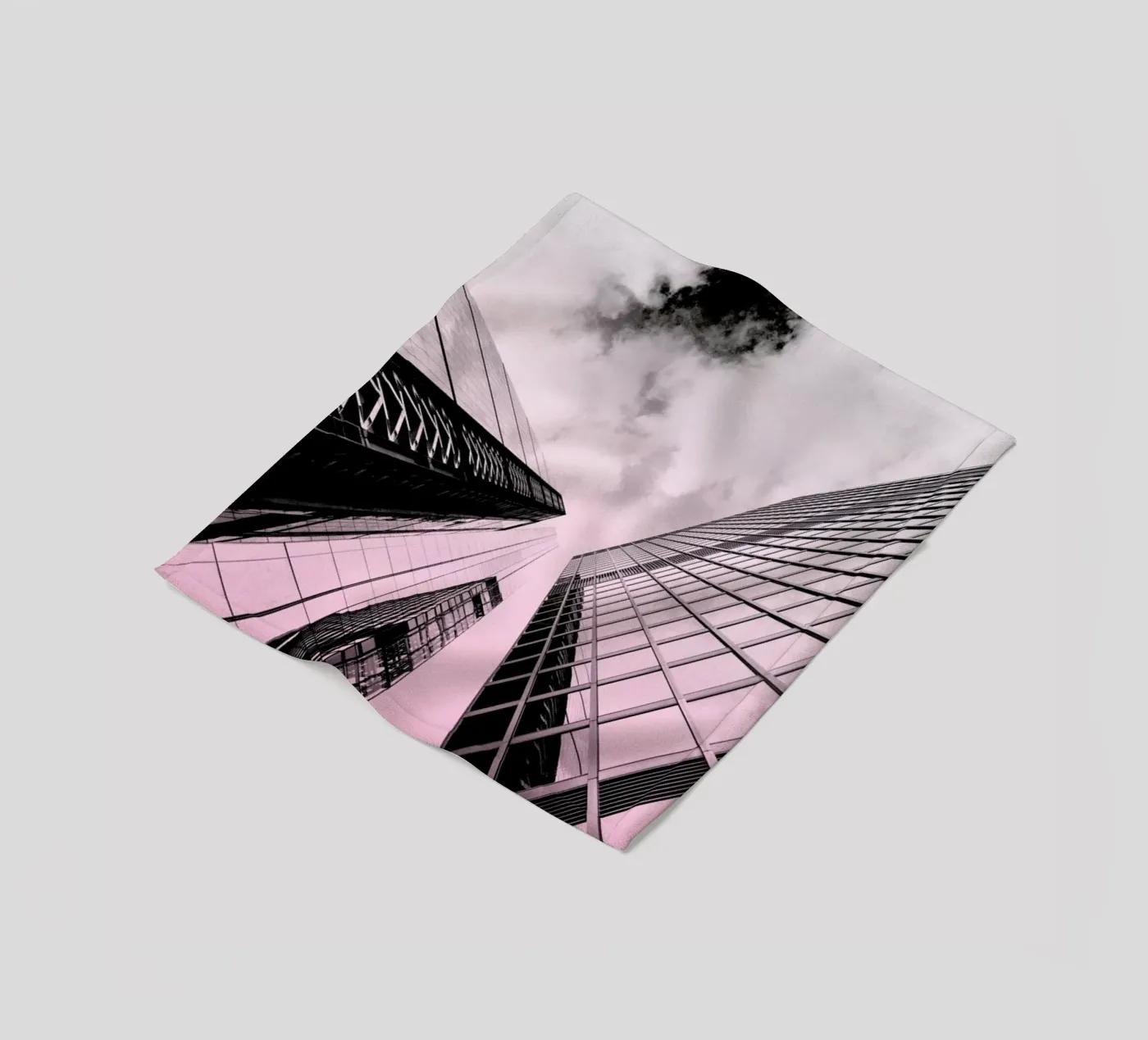 Skyscraper Fleecedecke von Nordic Creators