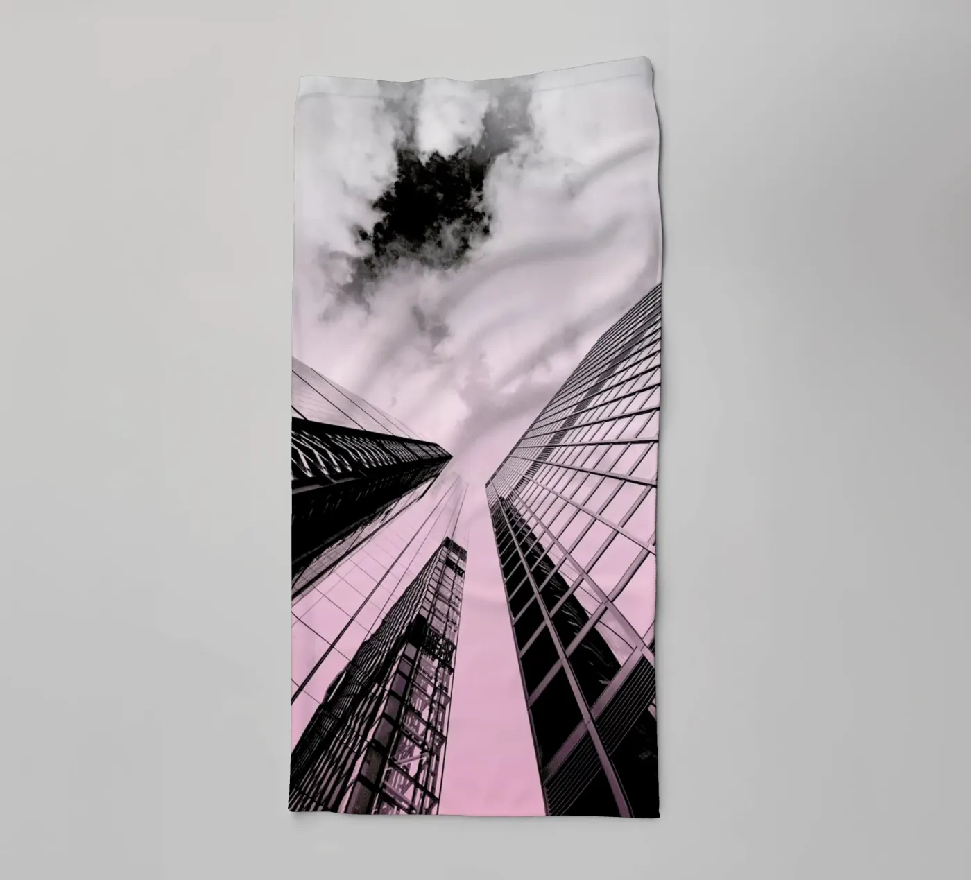 Skyscraper badhanddoek van Nordic Creators