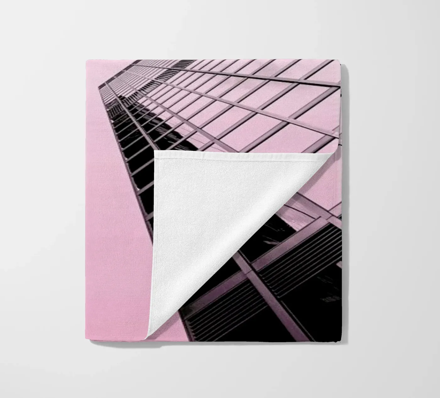 Skyscraper strandhanddoek van Nordic Creators