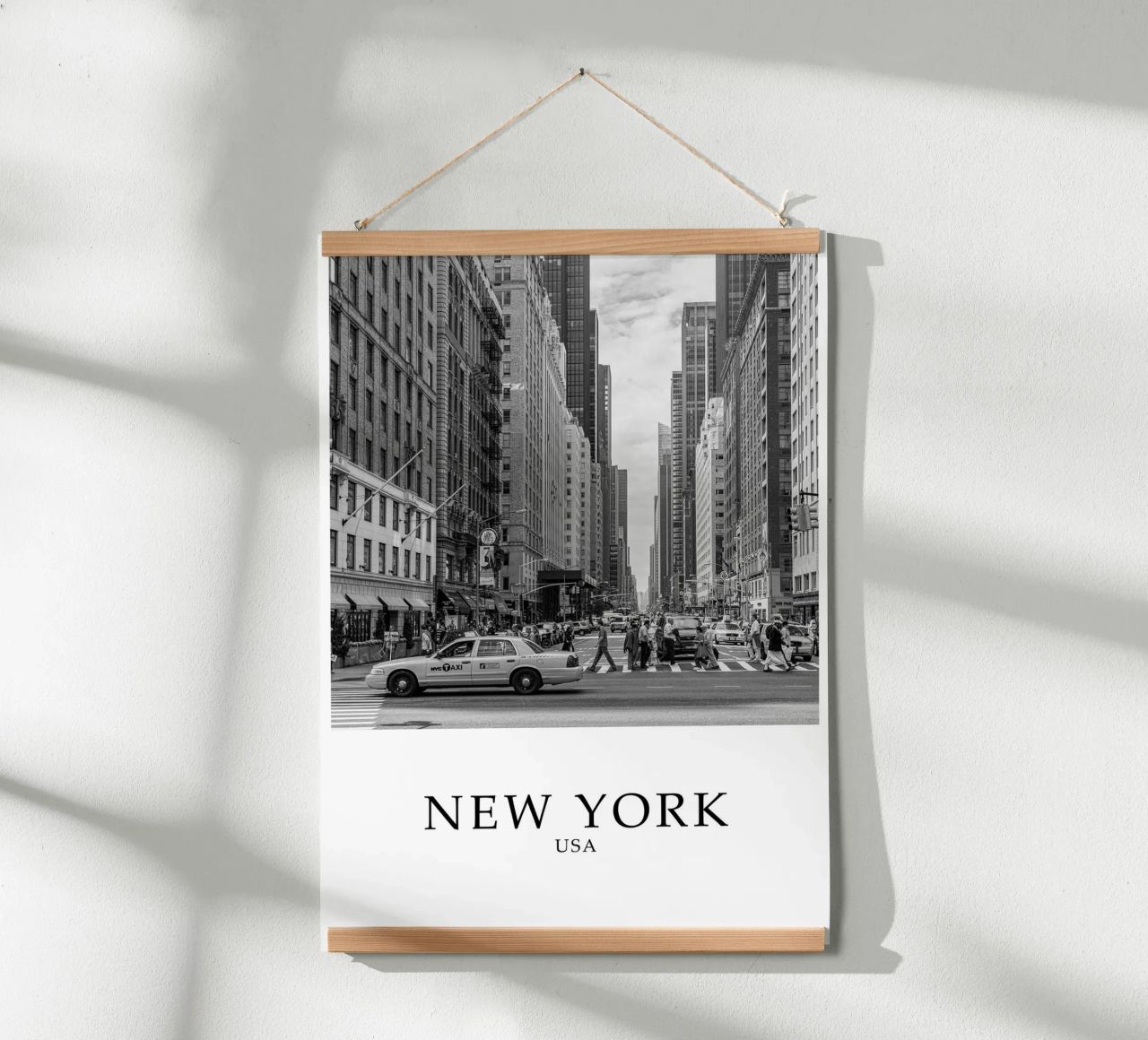 New York USA Cityscape Scene Greyscale Poster von Charnwood Prints