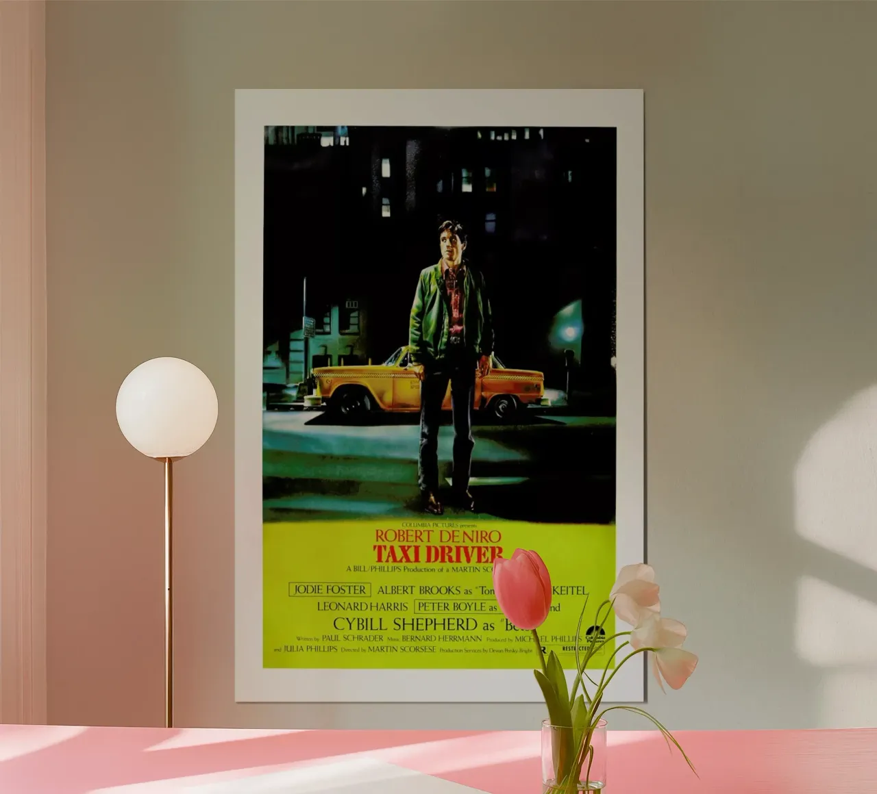 ‘Taxi Driver’ Retro Movie Poster poster con telaio in legno da Gallery Print and Art Limited