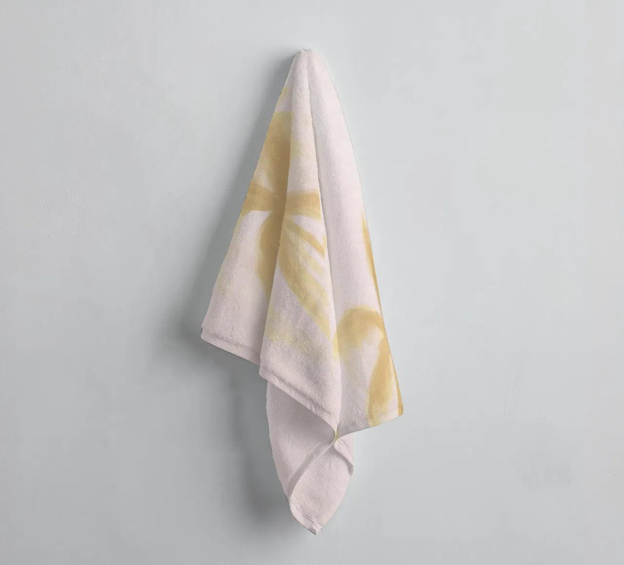 Peinture abstraite Boho Palmiers Cocotiers Pastel Rose Jaune serviette de bain de This Wild Soul - Illustration