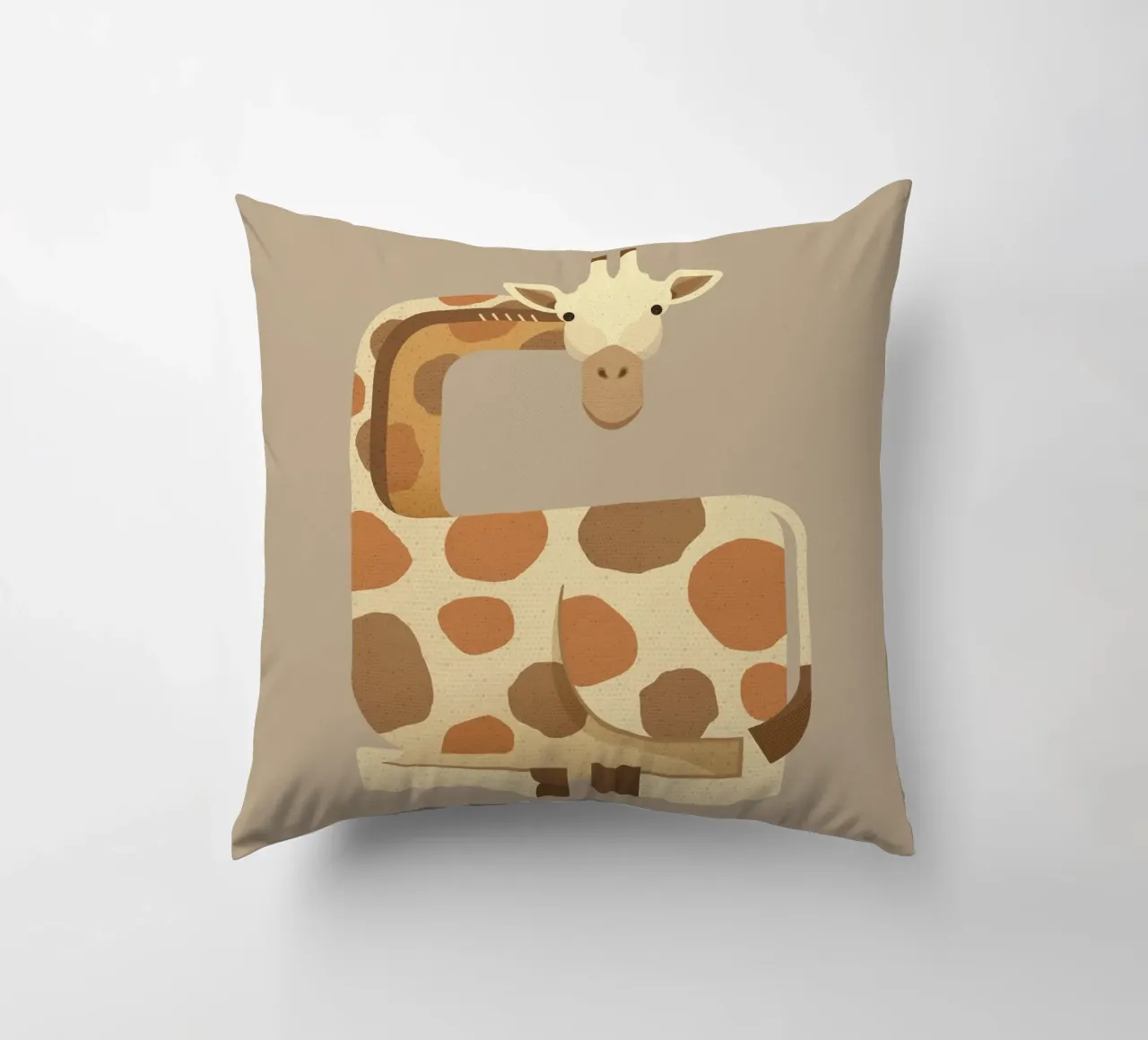 Whimsy Giraffe cuscino da The Printed Sparrow