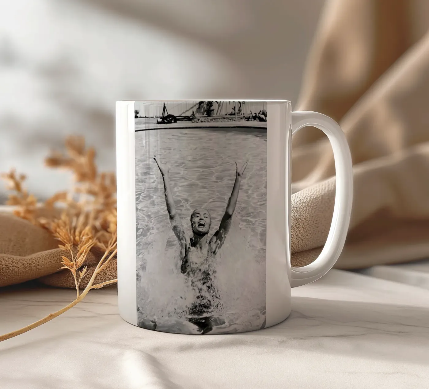 Splash ceramic mug by METROPOLIS