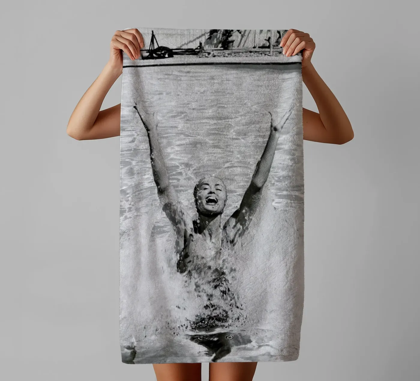 Splash towel by METROPOLIS