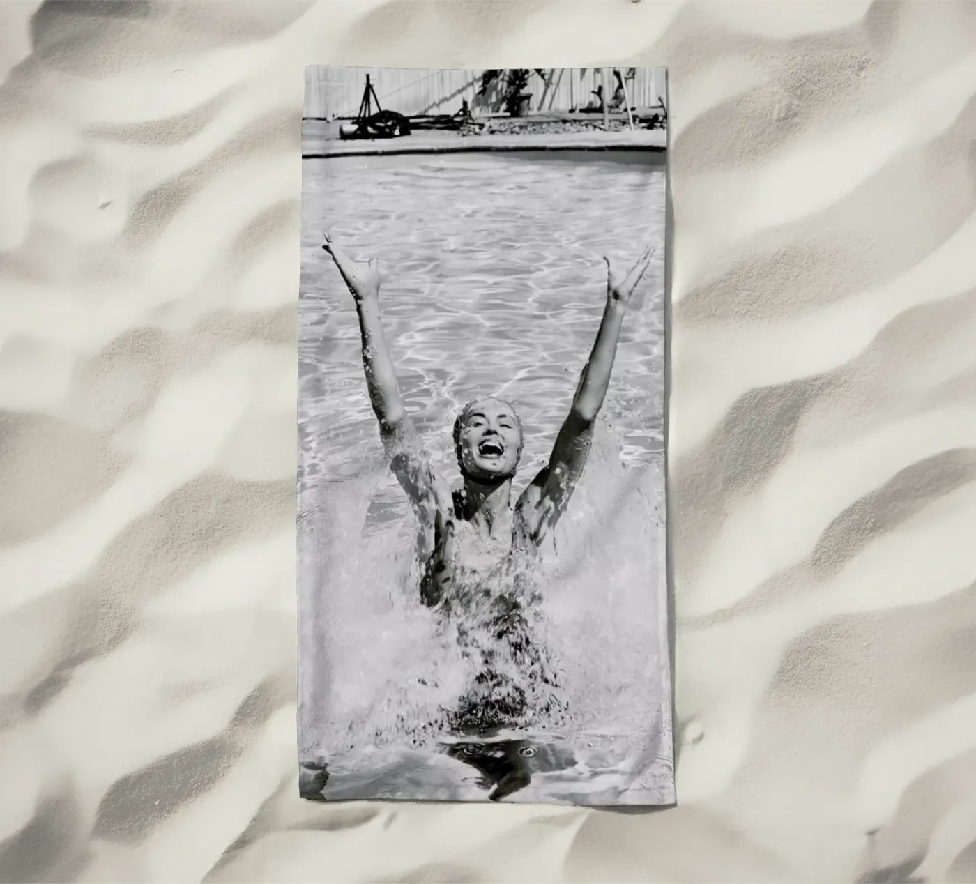 Splash beach towel by METROPOLIS
