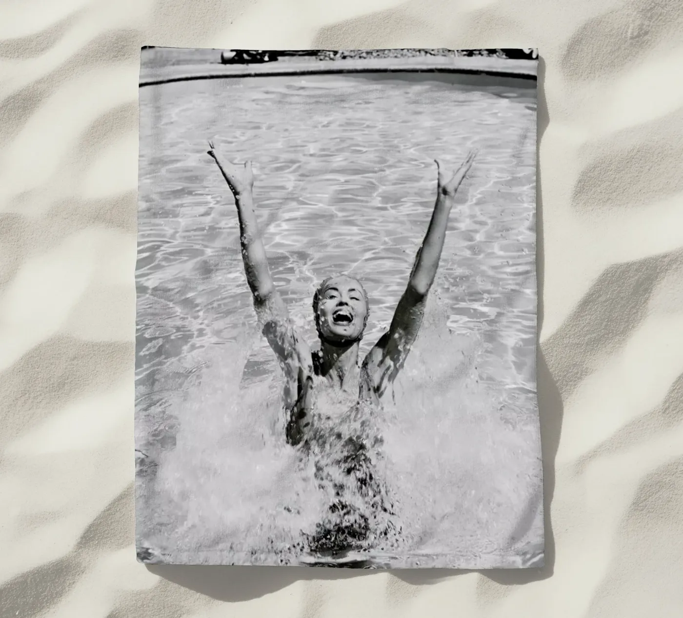 Splash beach towel by METROPOLIS