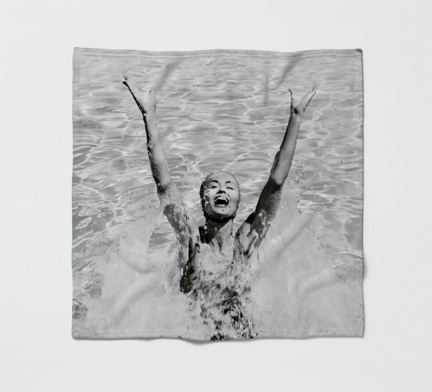 Splash fleece blanket by METROPOLIS