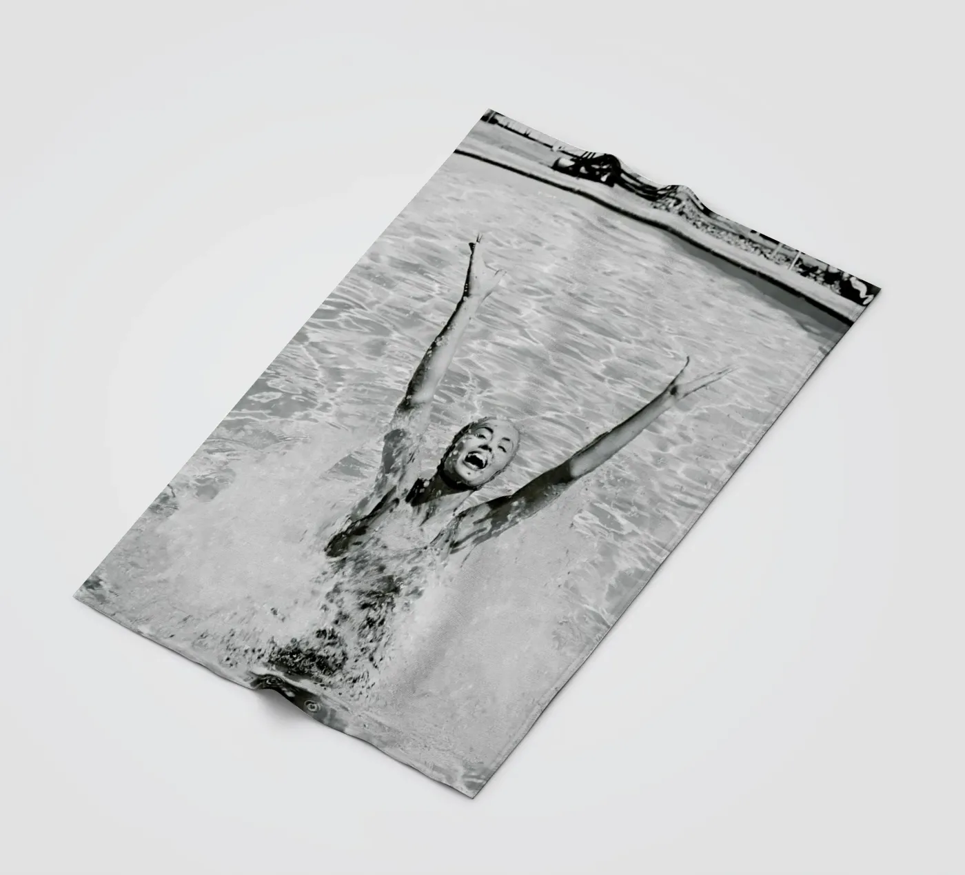 Splash fleece blanket by METROPOLIS