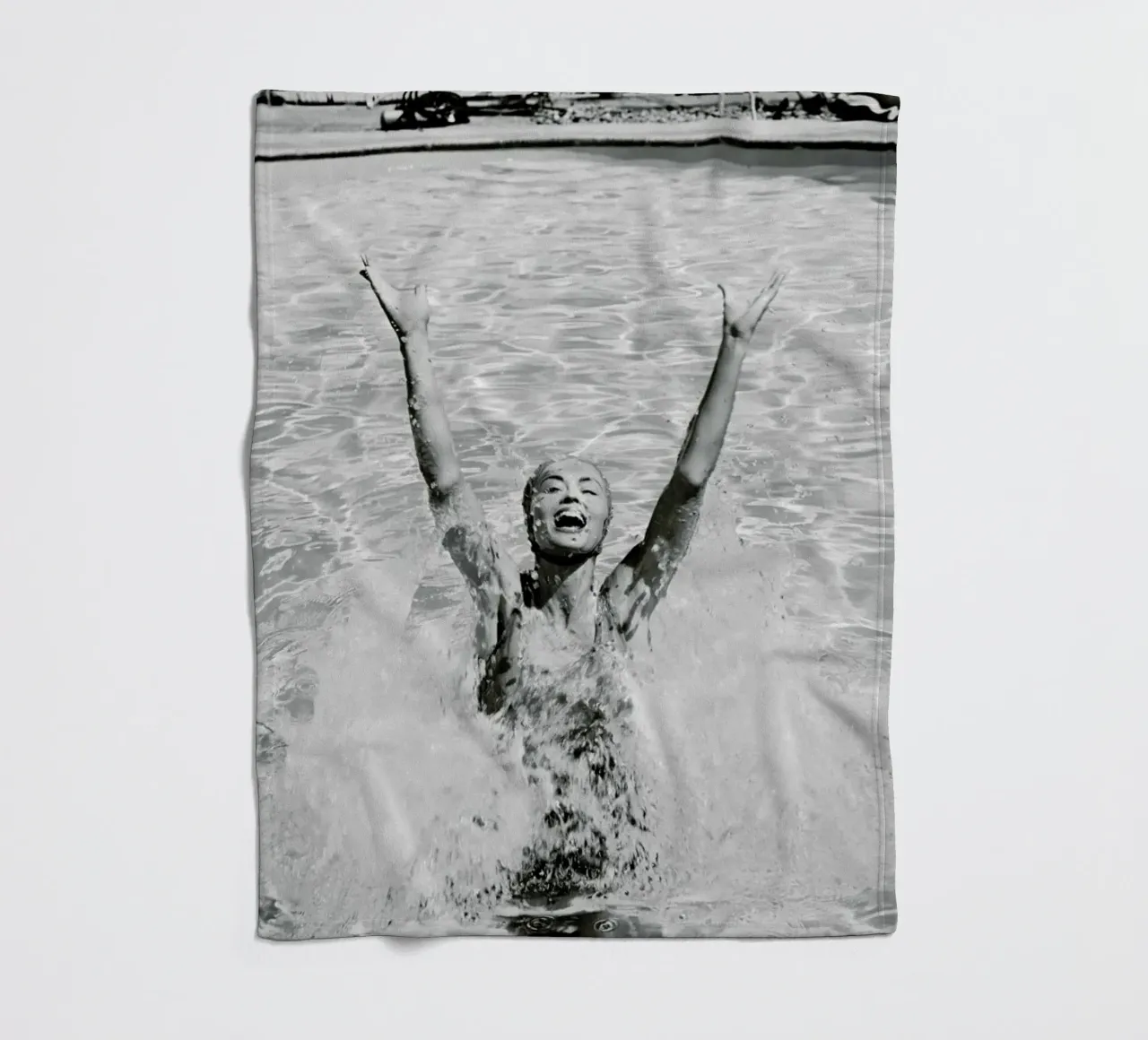 Splash Fleecedecke von METROPOLIS