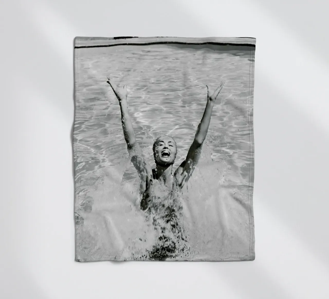 Splash Fleecedecke von METROPOLIS