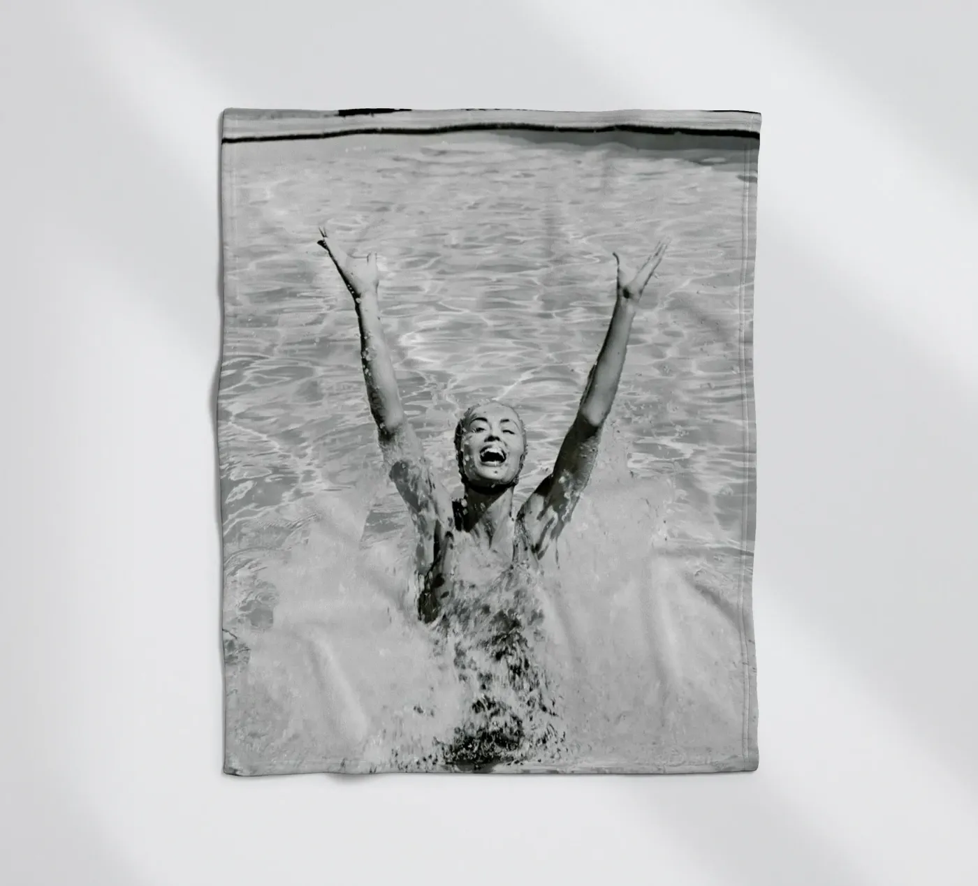 Splash fleece blanket by METROPOLIS