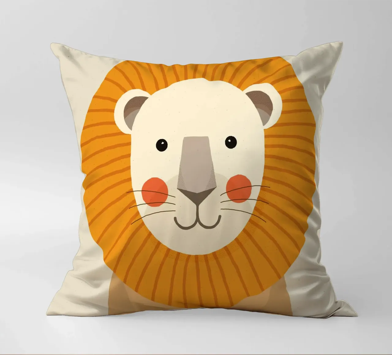 Leone, ritratto animale cuscino da The Printed Sparrow