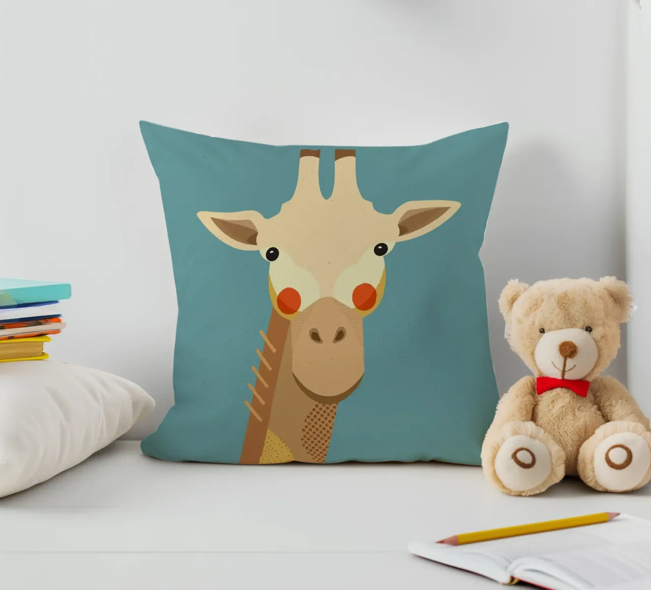 Giraffa, ritratto animale cuscino da The Printed Sparrow