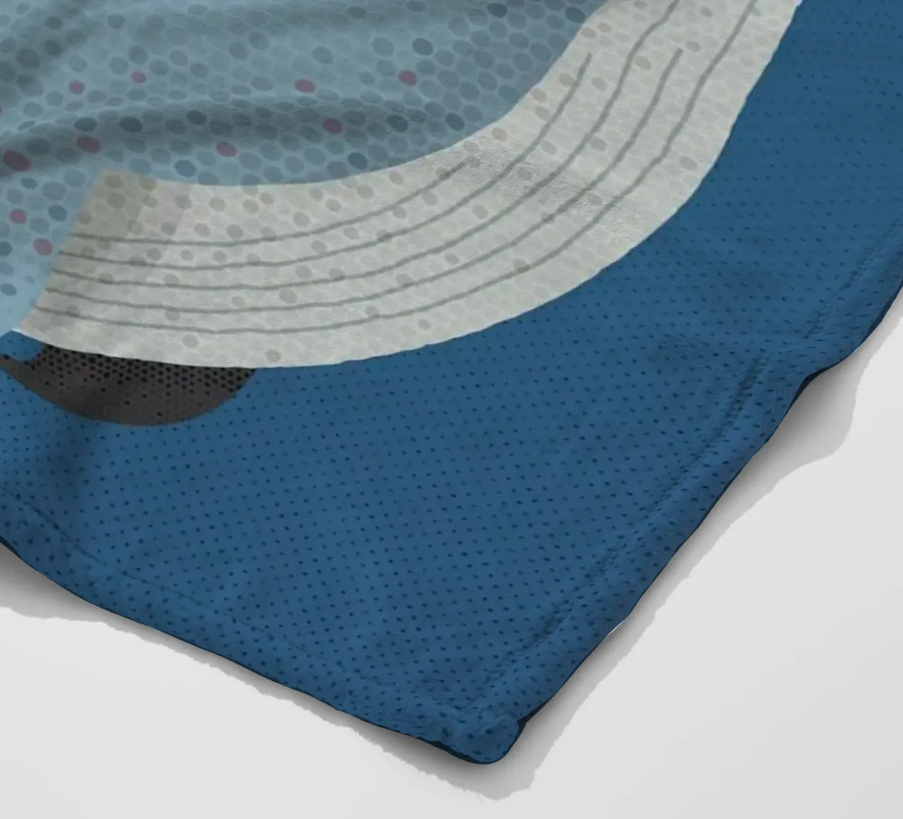 Whimsy Blauwal Fleecedecke von The Printed Sparrow