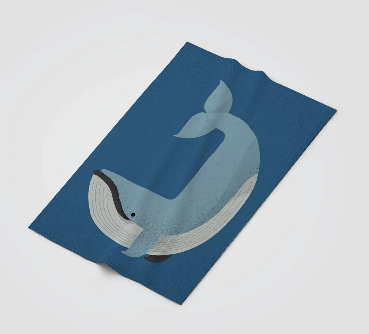Whimsy Blauwal Fleecedecke von The Printed Sparrow