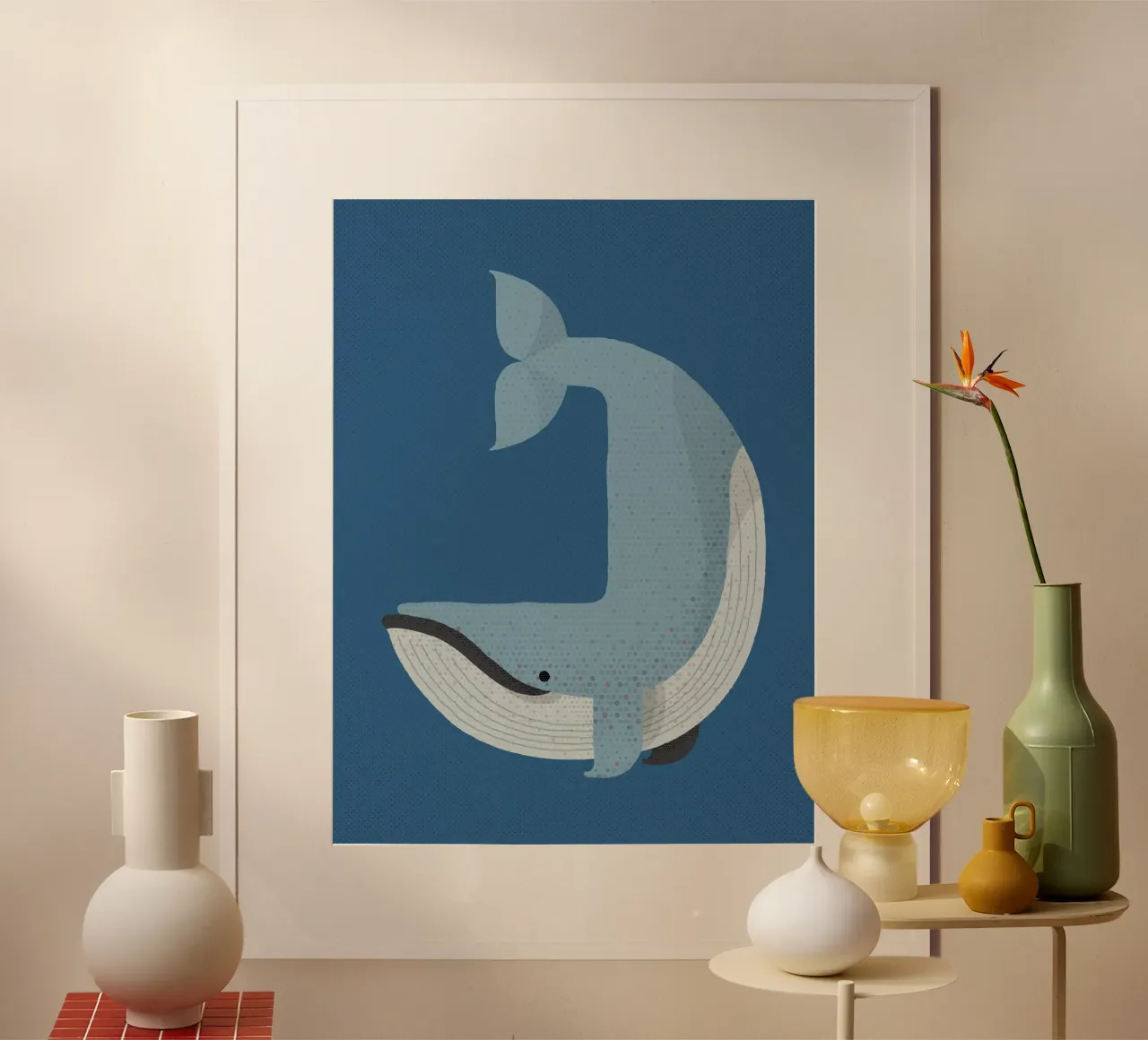 Balena blu capricciosa poster con telaio in legno da The Printed Sparrow