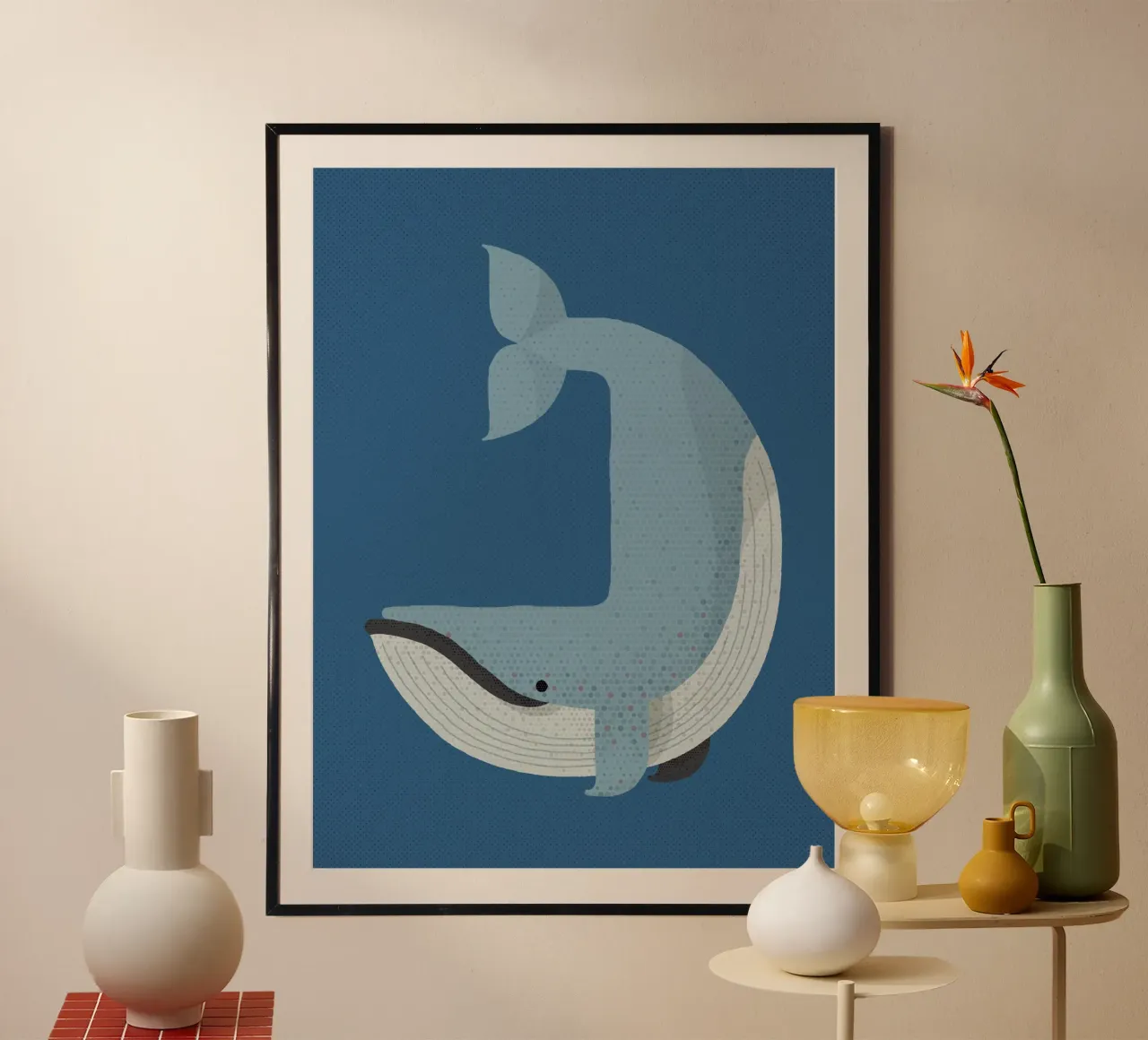 Balena blu capricciosa poster con telaio in legno da The Printed Sparrow