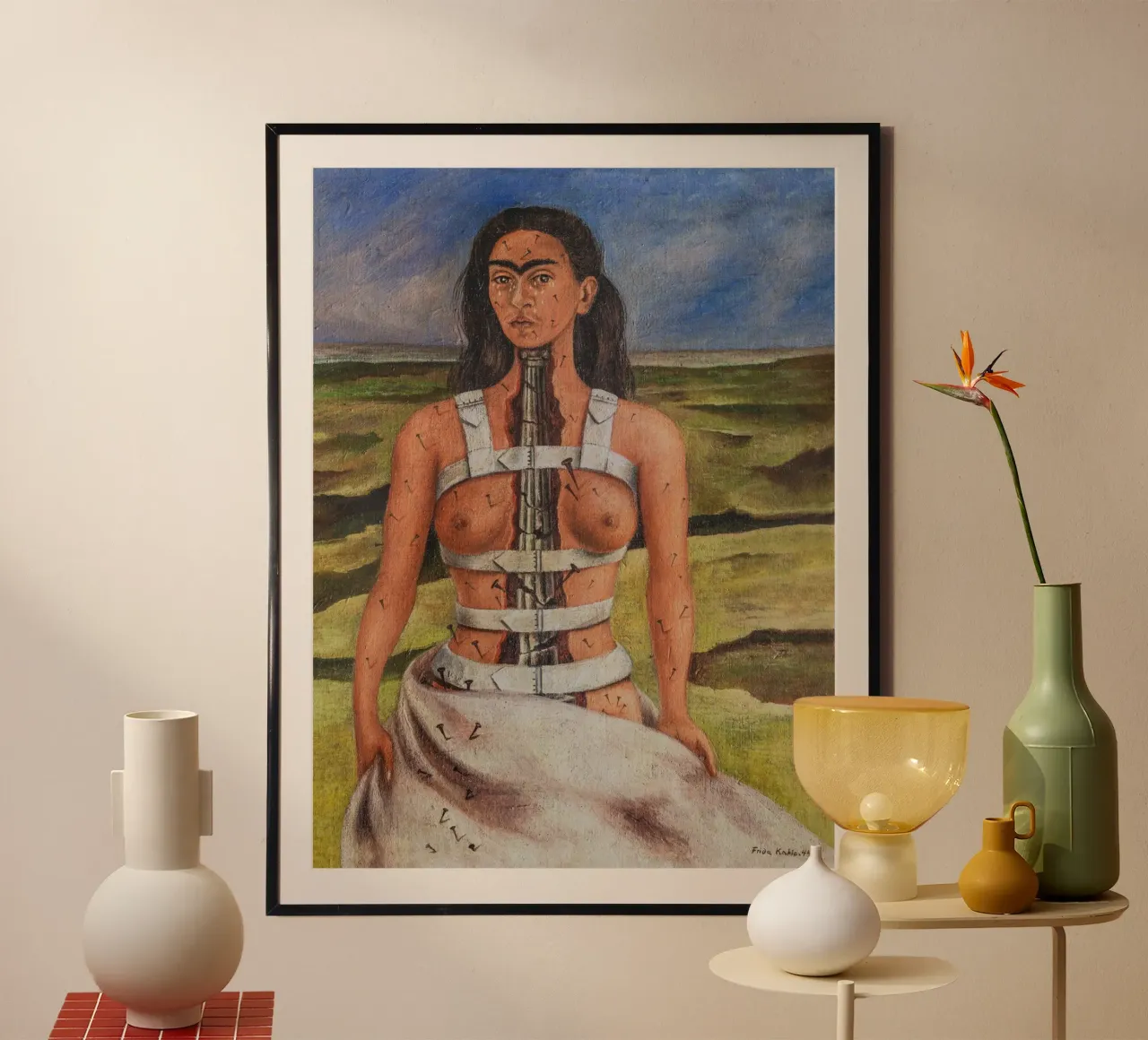 Frida Kahlo, colonna spezzata poster con telaio in alluminio da Carinaprint