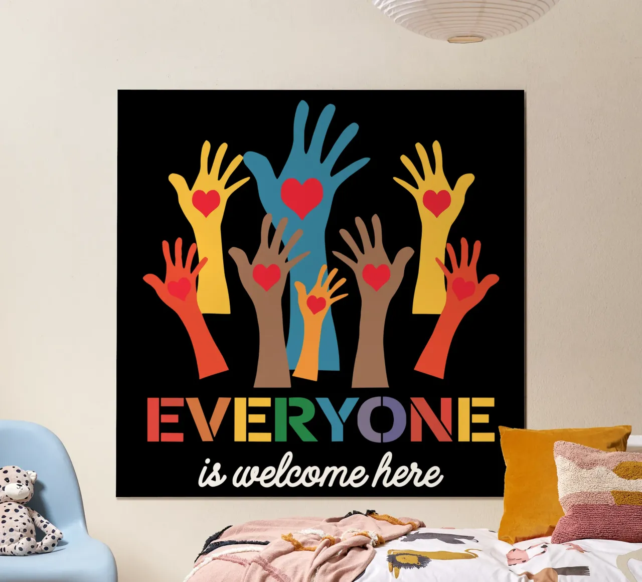 Qui tutti sono benvenuti V2 poster con telaio in legno da heatherloulin