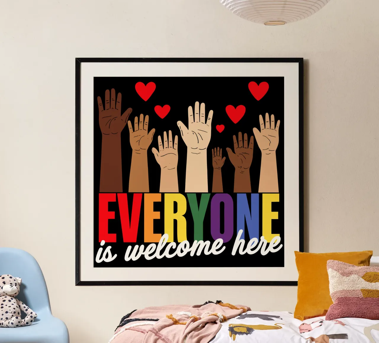 Qui tutti sono benvenuti V9 poster con telaio in legno da heatherloulin