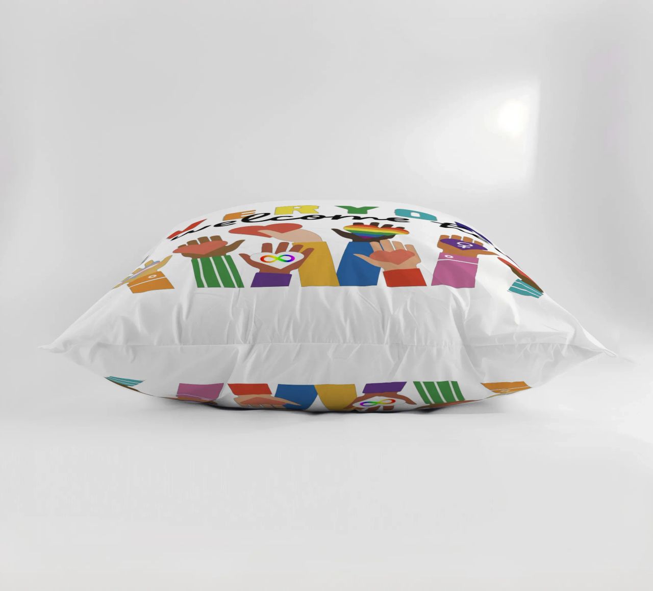 Tout le monde est le bienvenu ici V11 coussin de heatherloulin