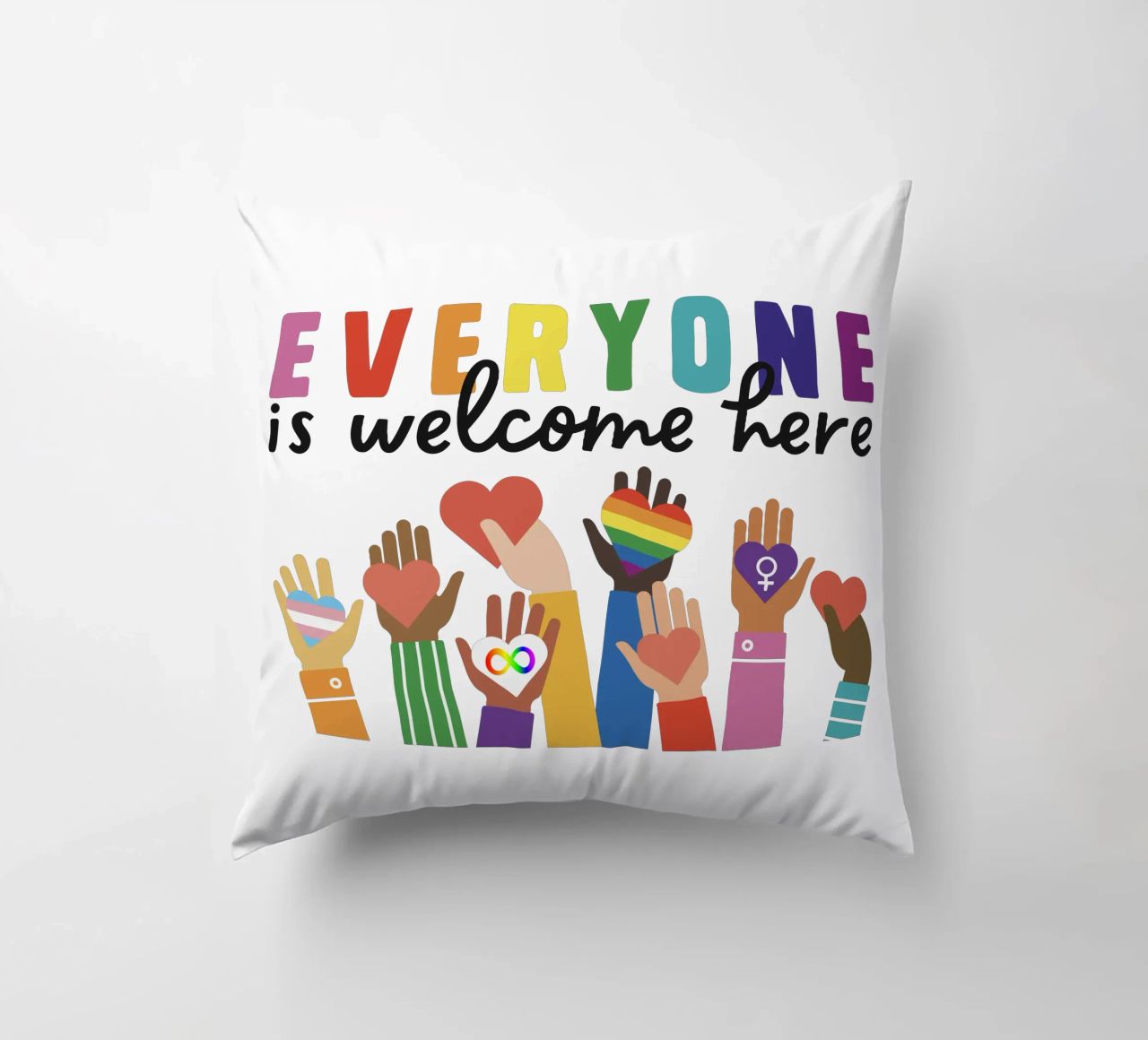 Tout le monde est le bienvenu ici V11 coussin de heatherloulin