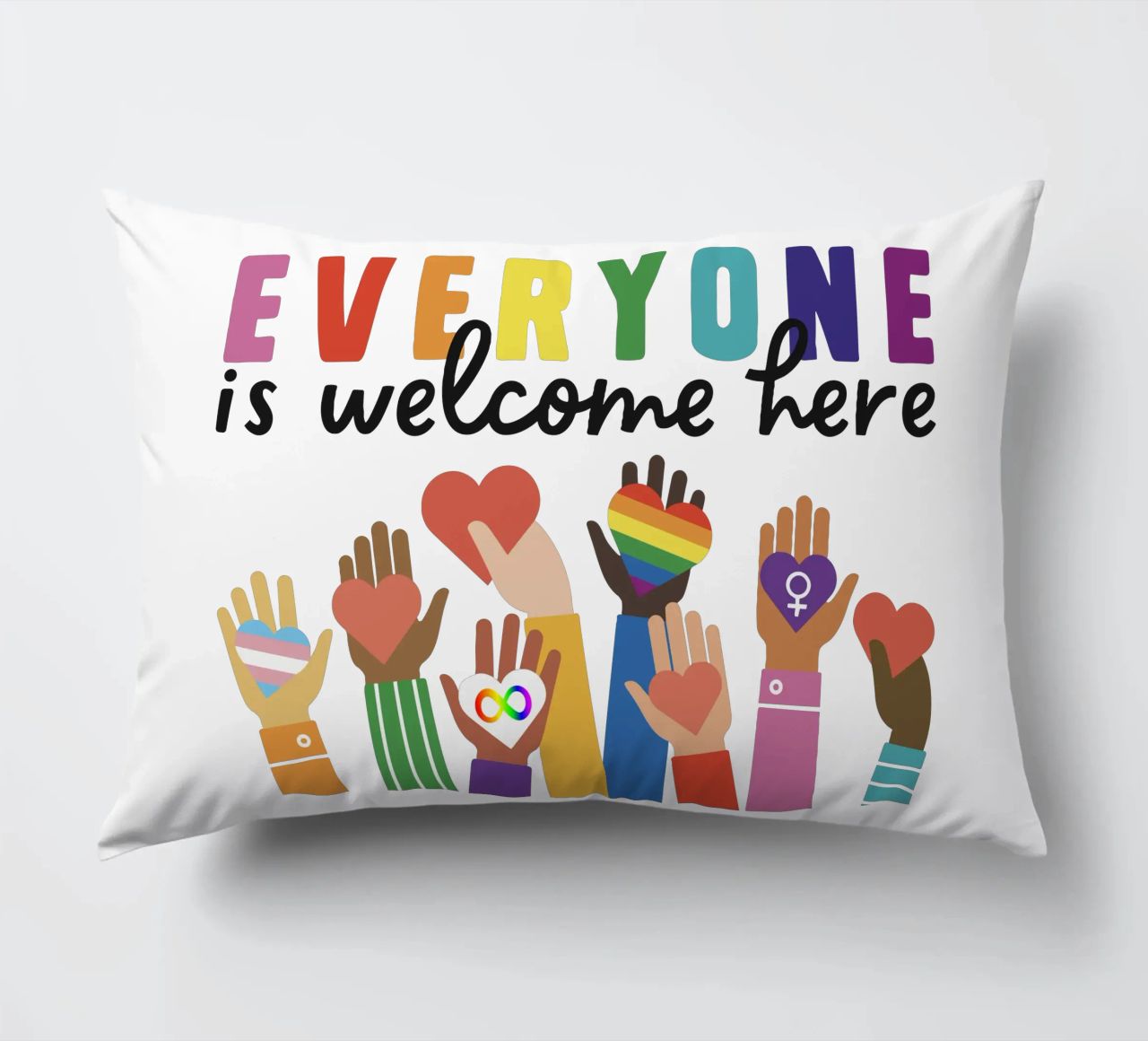 Tout le monde est le bienvenu ici V11 coussin de heatherloulin