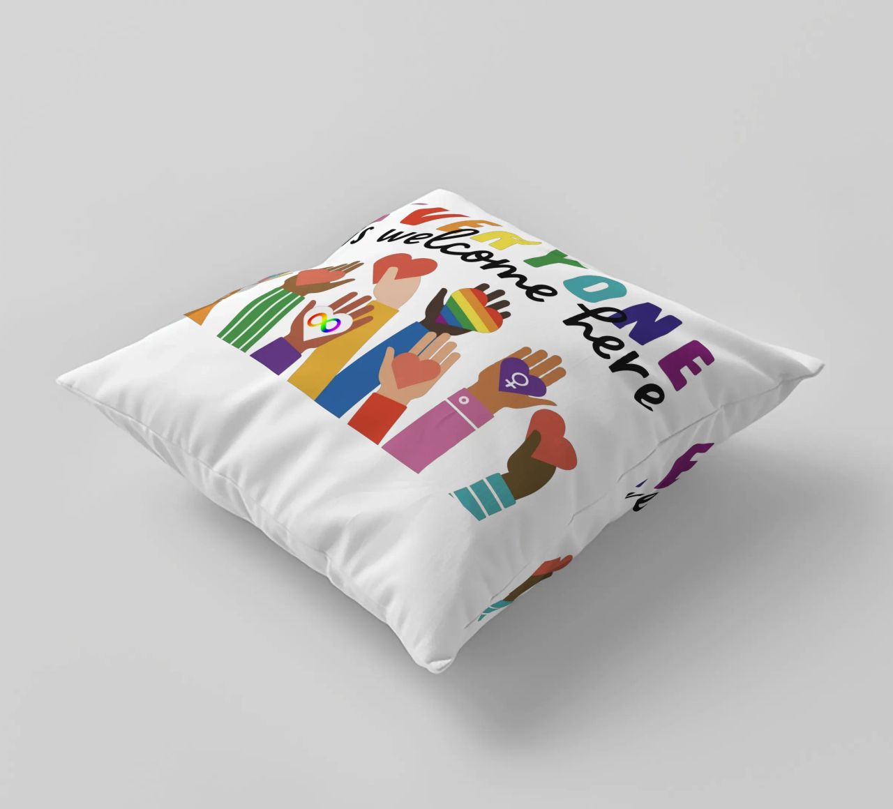 Tout le monde est le bienvenu ici V11 coussin de heatherloulin