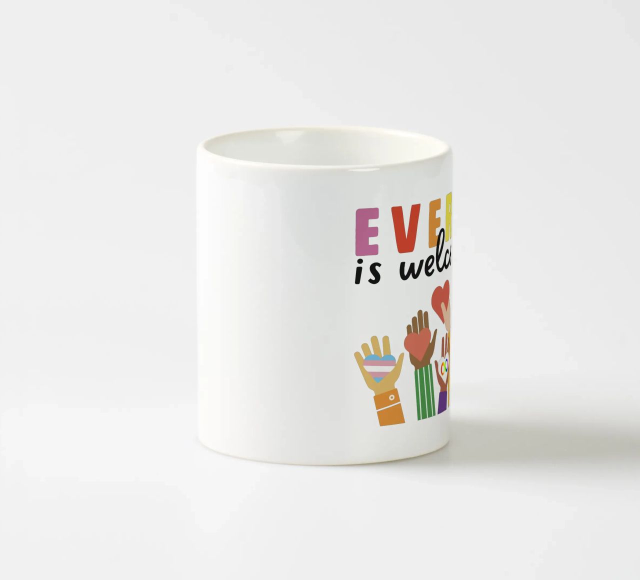 Tout le monde est le bienvenu ici V11 mug en céramique de heatherloulin