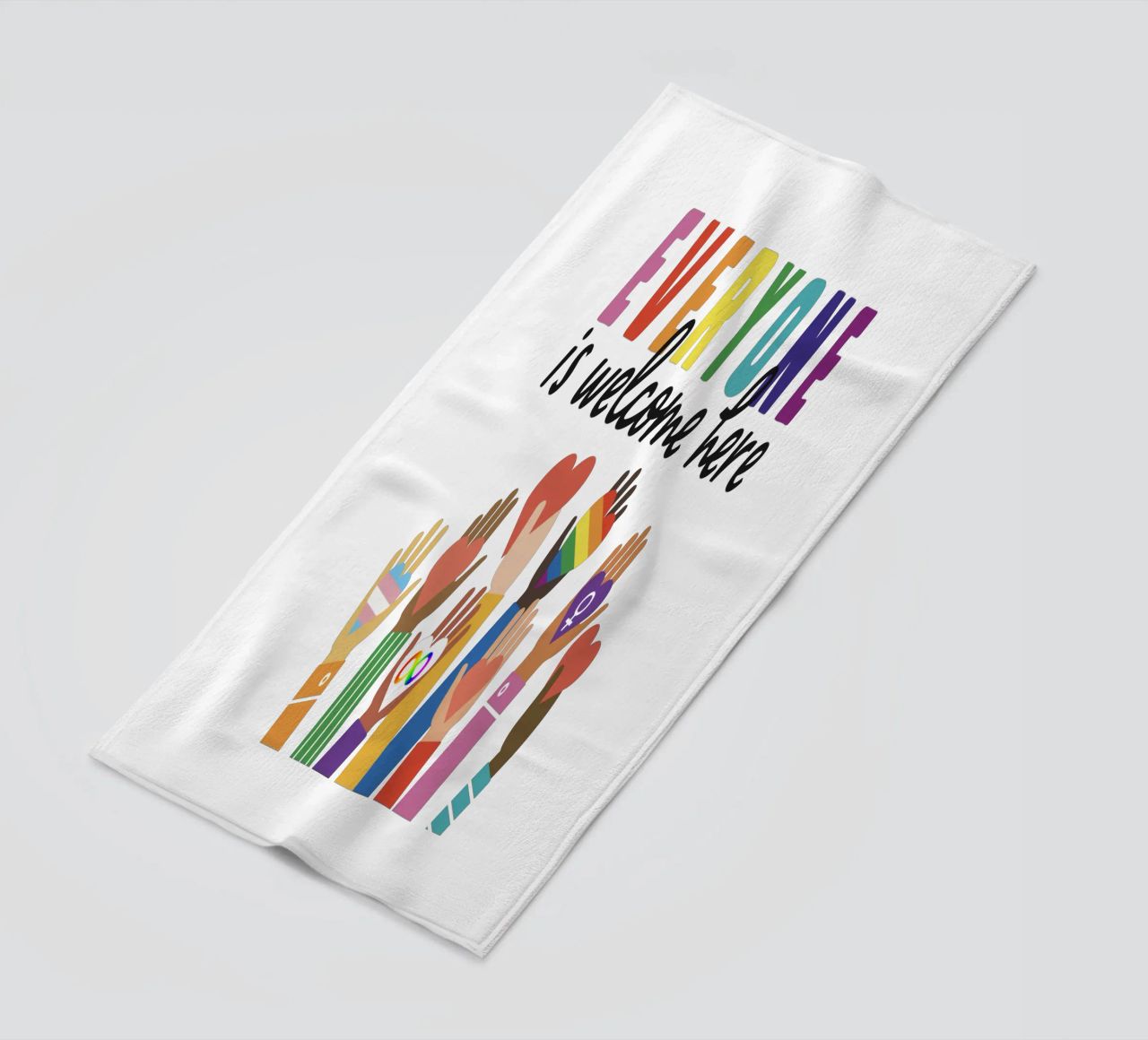 Tout le monde est le bienvenu ici V11 serviette de plage de heatherloulin
